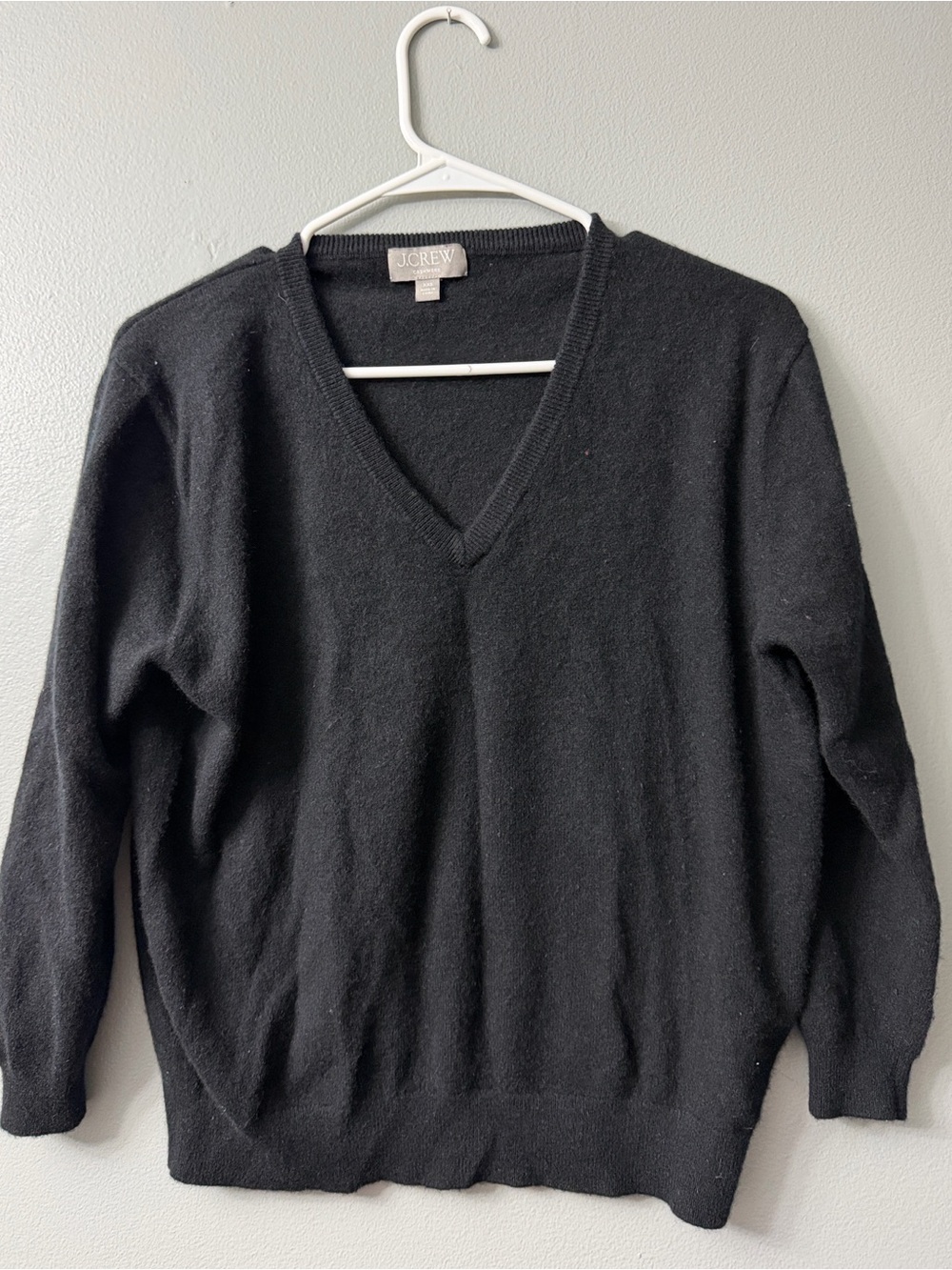 J. Crew women’s relaxed casual Black V-Neck Cashmere Sweater